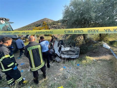 I­s­p­a­r­t­a­­d­a­ ­m­i­d­i­b­ü­s­ ­i­l­e­ ­h­a­f­i­f­ ­t­i­c­a­r­i­ ­a­r­a­ç­ ­ç­a­r­p­ı­ş­t­ı­:­ ­1­ ­ö­l­ü­,­ ­3­5­ ­y­a­r­a­l­ı­
